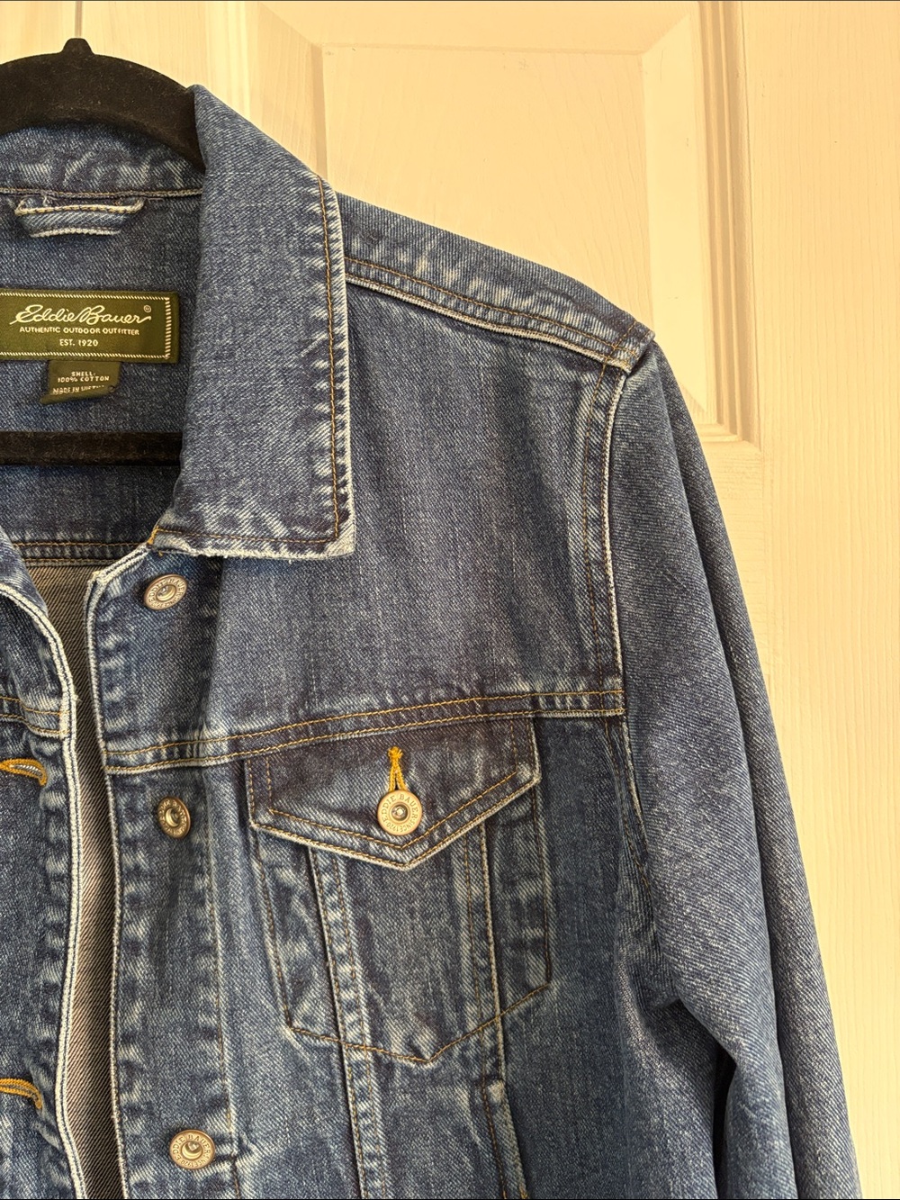 EDDIE BAUER Women's Classic Blue Denim 100% Cotton Jacket - Picture 4 of 9